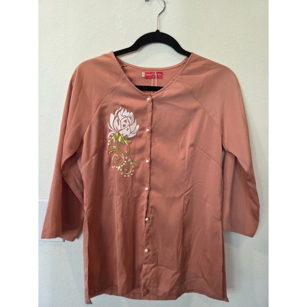 NWT Vietnamese‎ Silk Blouse Salmon Peach Sz L Embroidered Lotus Pearl Buttons